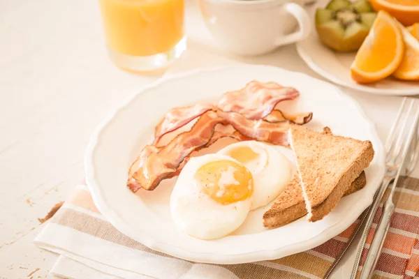 Traditional american breakfast — Stock Photo, Image