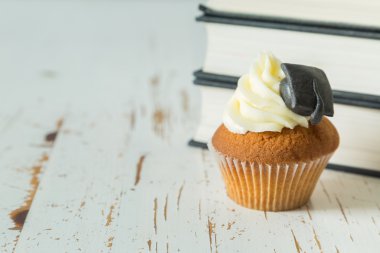 Mezuniyet kavramı - cupcake akademik kapaklı