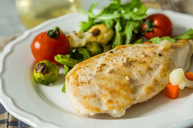 Öğle Yemeği - Sebzeli tavuk biftek