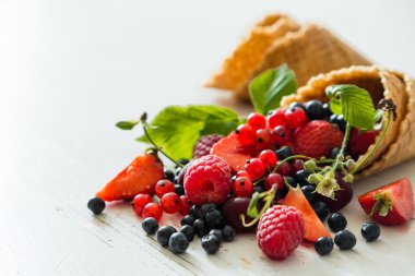 Seçim gözleme koni içinde taze çilek