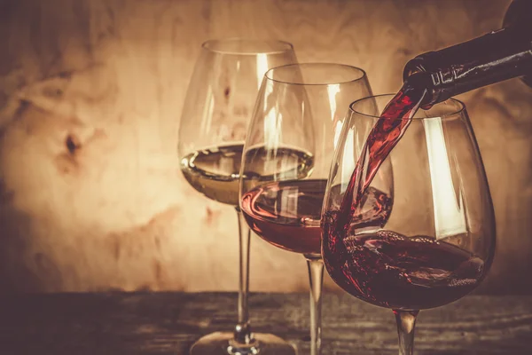 Выбор вина для дегустации — стоковое фото