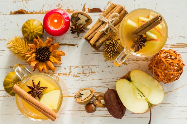 Sidra de manzana y canela — Foto de Stock