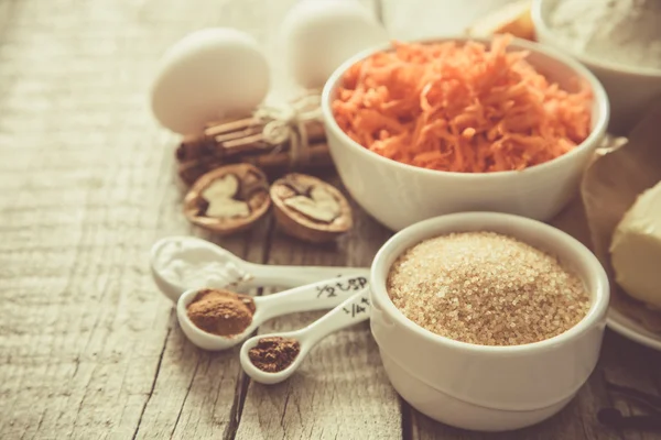 Ingredientes para hornear pastel de zanahoria —  Fotos de Stock