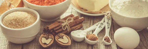 Ingredientes para hornear pastel de zanahoria — Foto de Stock