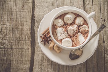 Şekerlemeli sıcak çikolata.