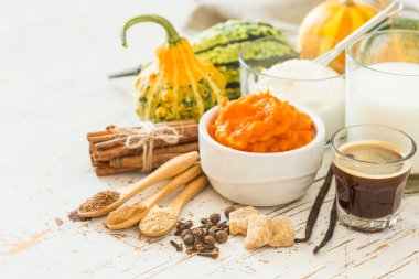 Kabak spice latte için malzemeler