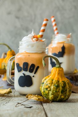 Cadılar Bayramı stil kabak spice latte cam