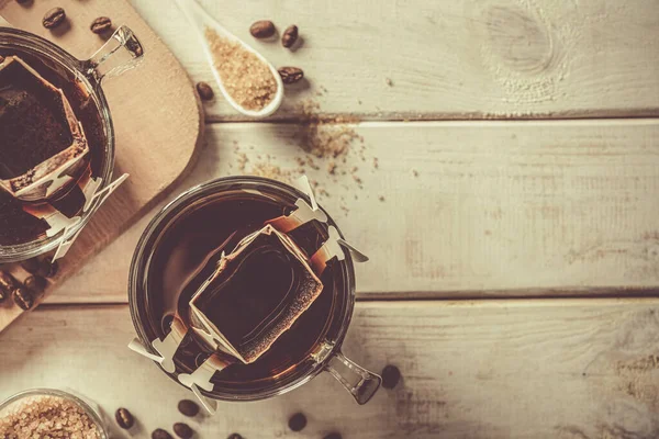 흰 나무늘보 배경에 대한 커피의 인기있는 개념 — 스톡 사진