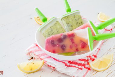 Karpuz, kivi, çilek buz çıkar