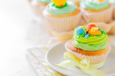 Yumurtalı Paskalya kek