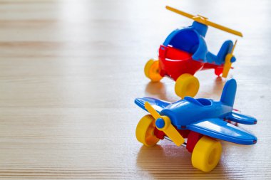 renkli oyuncaklar çocuklar için