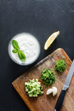 Tzatziki sos hazırlama