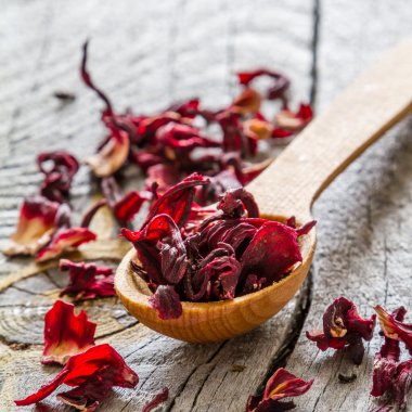 Hibiscus tahta kaşık kuru çay