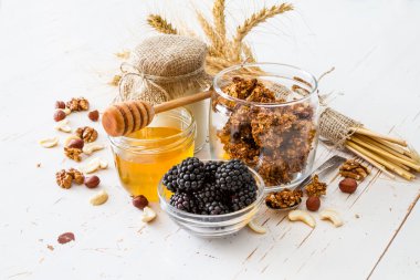 sağlıklı kahvaltı - granola