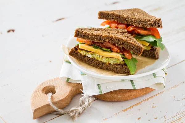 Sandwich vegetariano con hamburguesa de calabacín — Foto de Stock