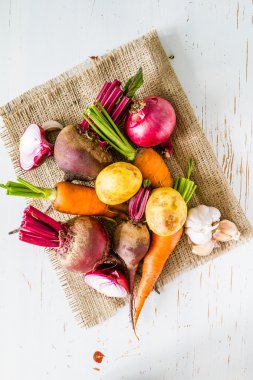 Çiğ sebze kavurma için hazır