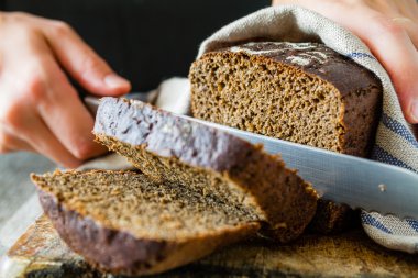 Dilimlenmiş çavdar ekmeği