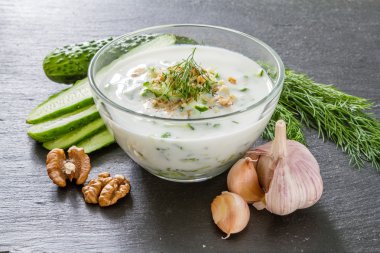 Tarator çorba malzemeleri