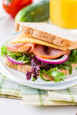 jambonlu peynirli sandviç