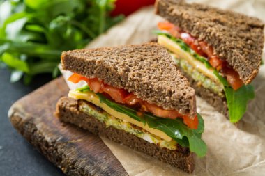 Kabak burger ile vejetaryen sandviç