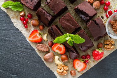 Fındık ve nane ile kek