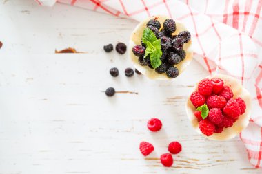 Gözleme koniler meyveleri yelpazesi