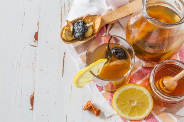 Kurutulmuş meyve gelen geleneksel içecek