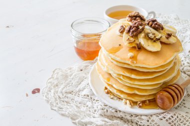 Krep muz, fındık ve bal ile