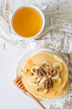 Krep muz, fındık ve bal ile