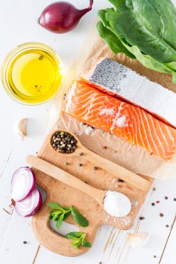 Ispanak tuz ile Somon fileto