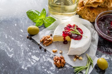 Meze - peynir, baget, jambon