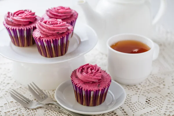 Sweet cakes with blueberries — Stock Photo, Image