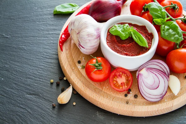 Składniki sosu pomidorowego — Zdjęcie stockowe