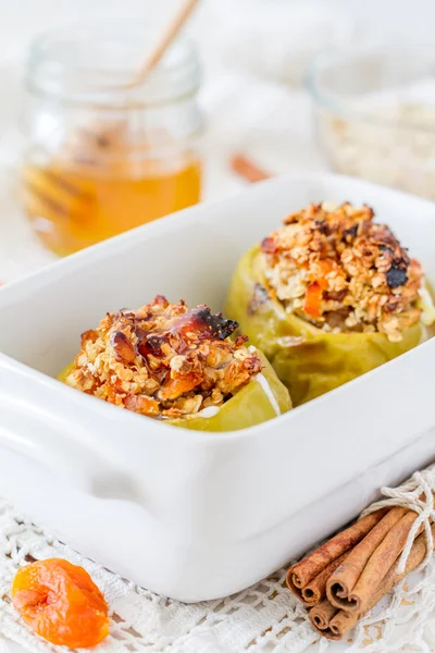 Stuffed apples with oat — Stock Photo, Image