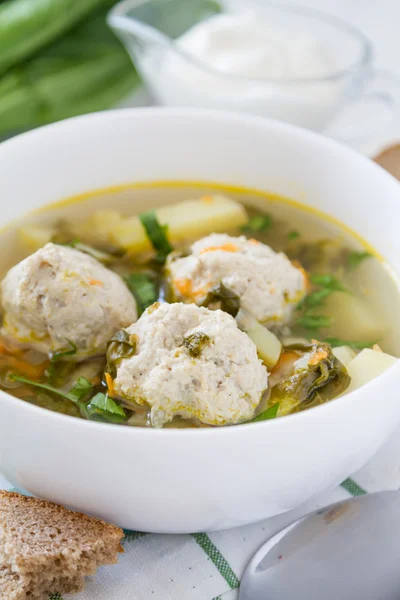 Sorrel soup with meat balls — Stock Photo, Image