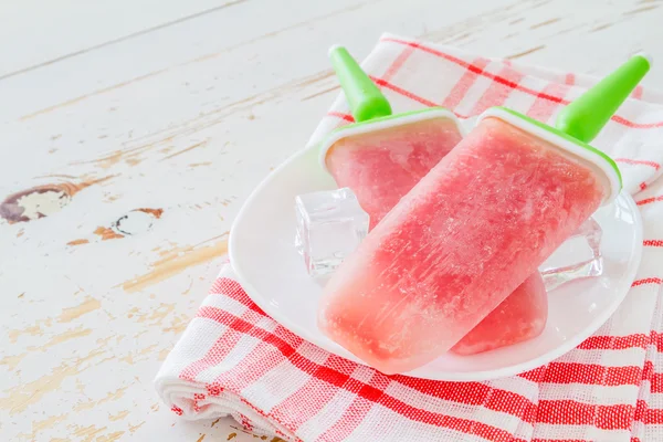 Watermeloen vruchten ijs pop 's — Stockfoto
