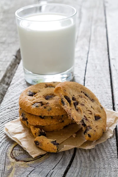 Galletas con chips de chocolate —  Fotos de Stock