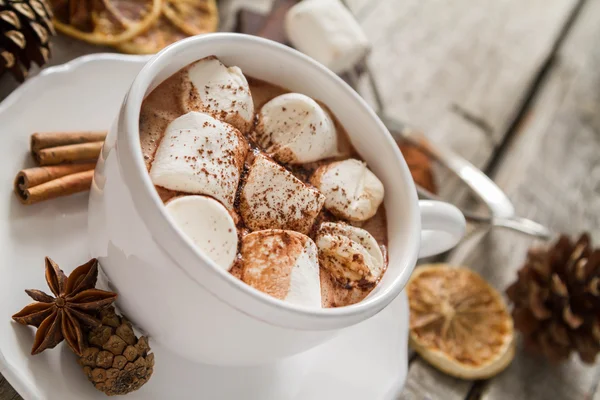 Chocolat chaud aux guimauves — Photo