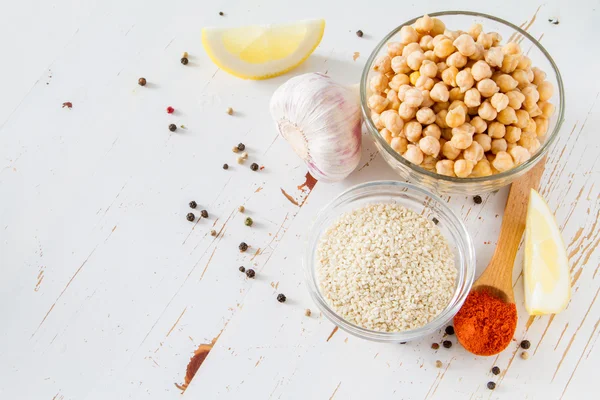 Hummus ingrediënten - kikkererwten — Stockfoto