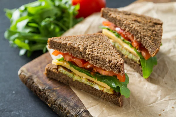 Vegetarisk smörgås med zucchini burger — Stockfoto