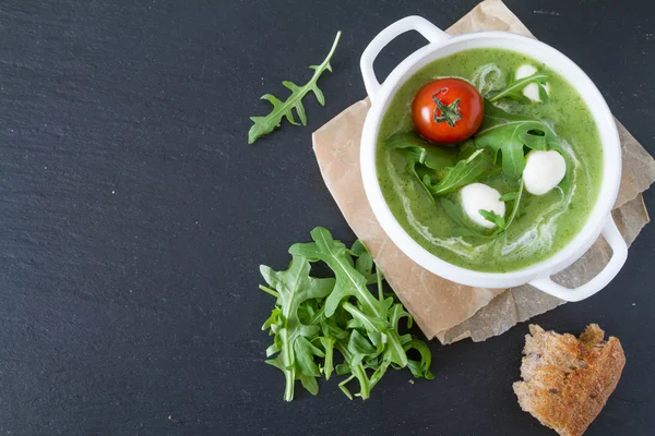 Ruccola de verano sopa pura — Foto de Stock