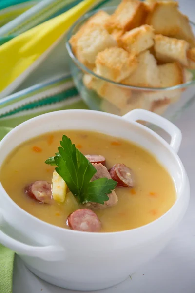 Pea soup in white bowl — Stock Photo, Image