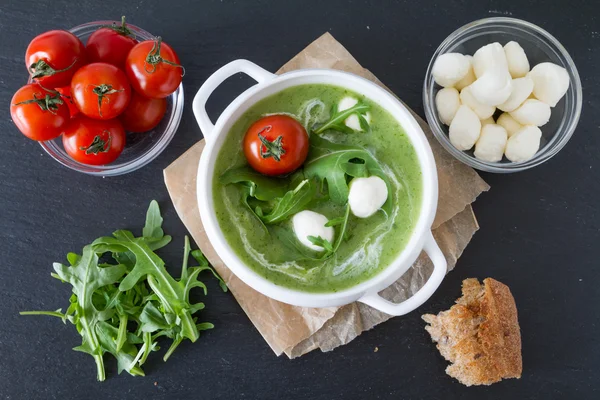 Ruccola de verano sopa pura — Foto de Stock