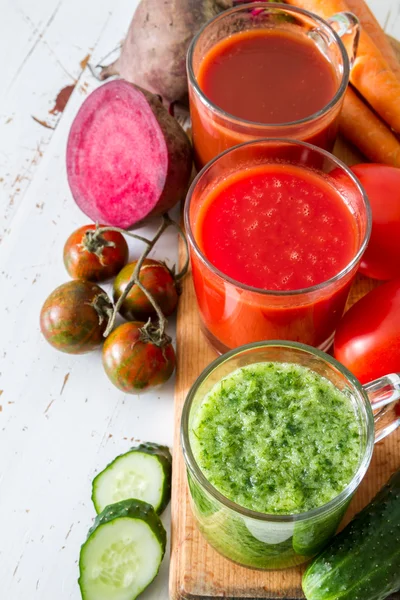 Selection of vegetables and juice — Stock Photo, Image