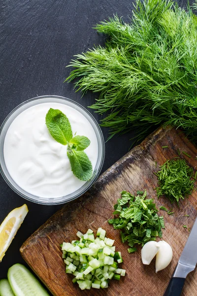 Tzatziki sauce preparation — Stock Photo, Image