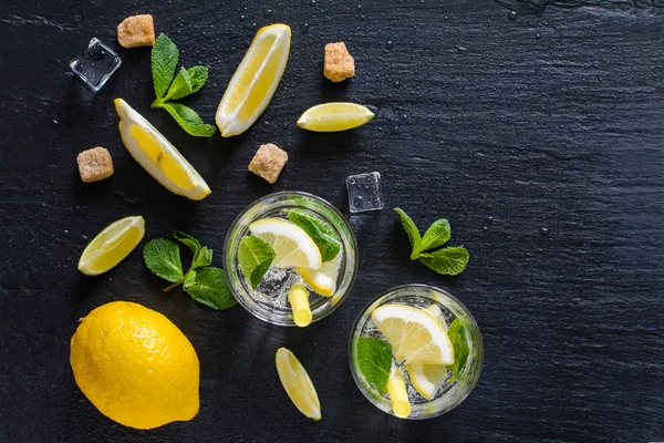 Limonada de gengibre e ingredientes — Fotografia de Stock