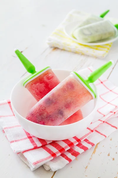 Brotes de hielo de frutas — Foto de Stock