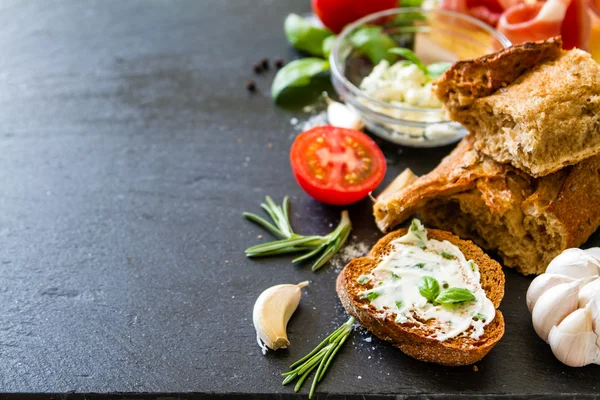 Baguette szendvics összetevők — Stock Fotó