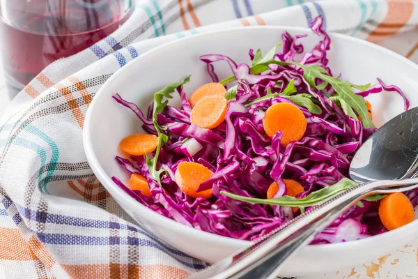 Red cabbage salad with carrot — Stock Photo, Image