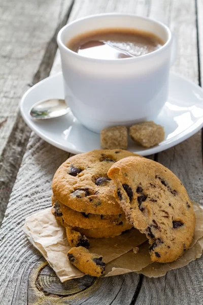 Galletas con chips de chocolate —  Fotos de Stock